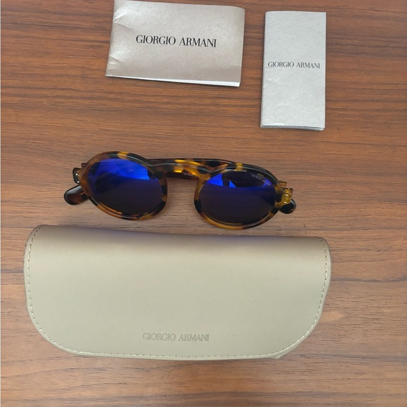 Giorgio Armani Sunglasses - Picture 5 of 5